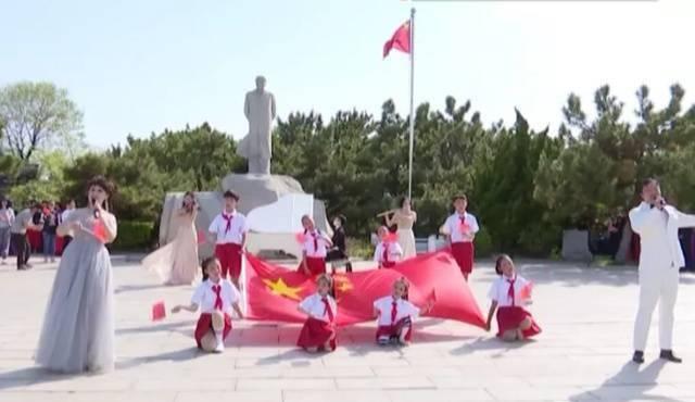 亲戚长辈酒桌上，给长辈敬酒要注意什么，什么时候去敬酒？游戏画面