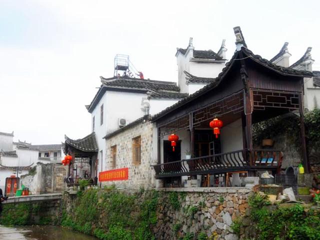 河南一农民盖房子，瓦片下发现一枚子弹，揭开隐藏73年秘密